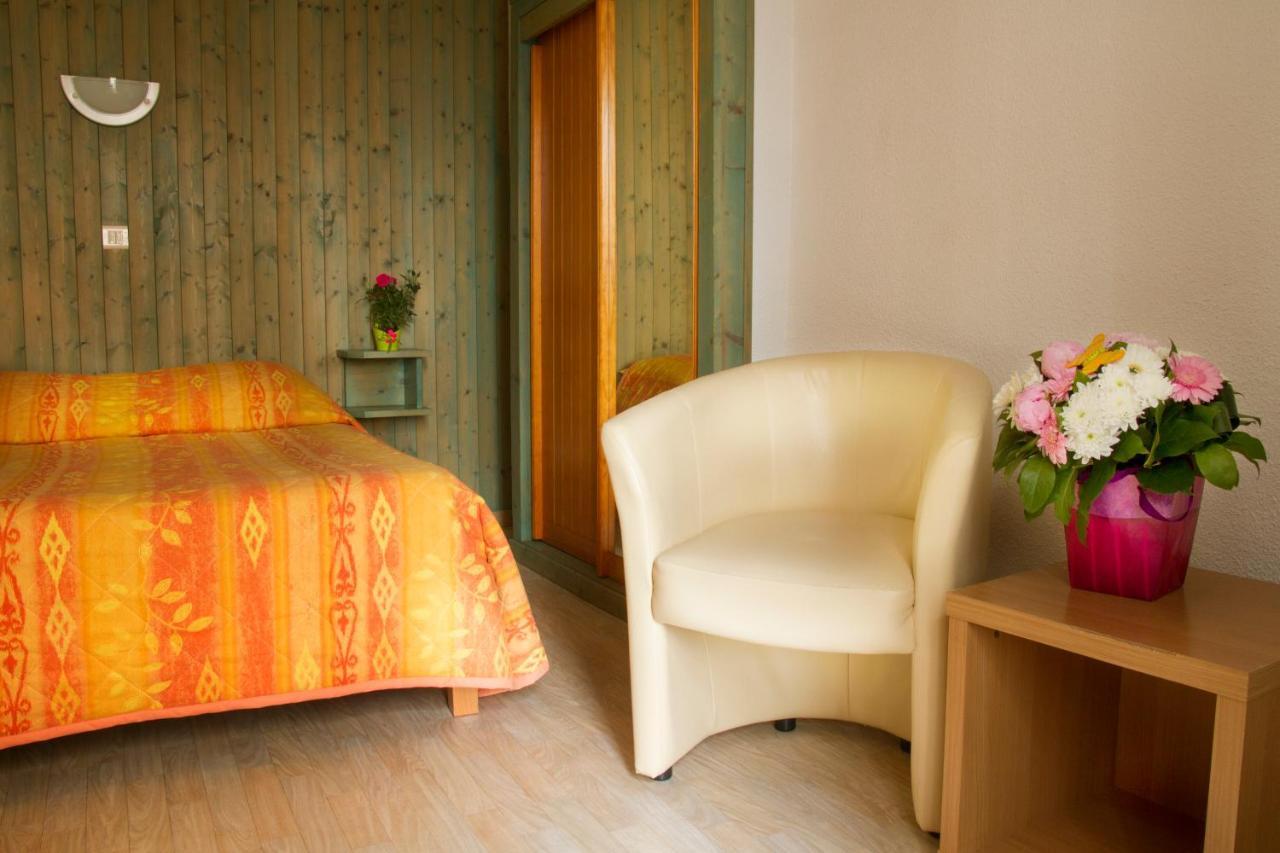 Hotel De La Grotte Aix-les-Bains Luaran gambar