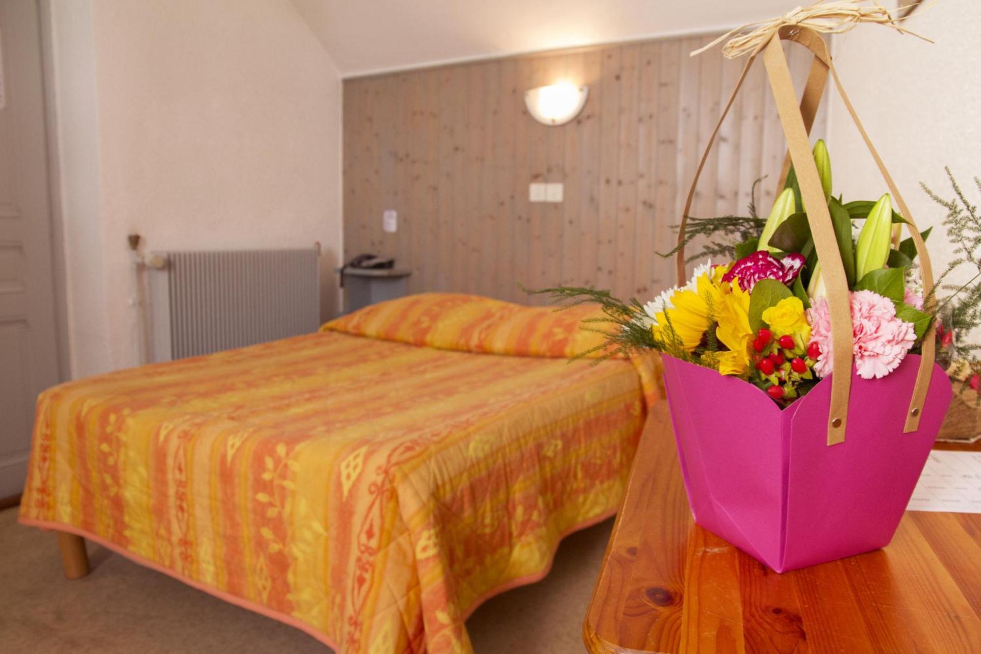 Hotel De La Grotte Aix-les-Bains Bilik gambar